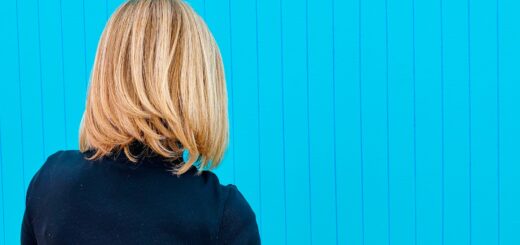 Cheveux : 5 astuces pour un lissage parfait