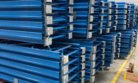 Maximisez Votre Espace avec des Racks de Rangement Efficaces