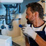 Comment installer la plomberie de sa salle de bain ?